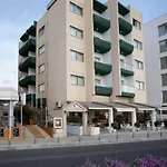 Costantiana 3* ラルナカ