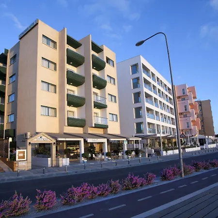 Costantiana Lägenhetshotell 3*