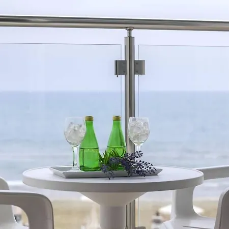 Costantiana Lägenhetshotell Larnaca