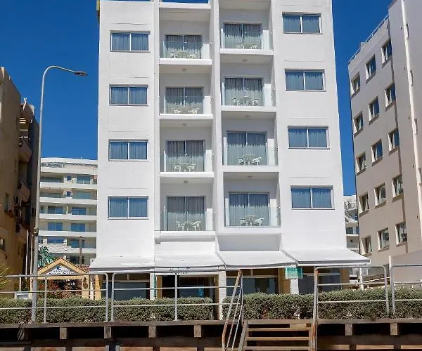 Aparthotel Costantiana Larnaca