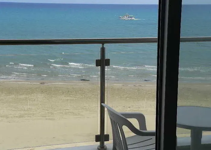 Aparthotel Costantiana Larnaca