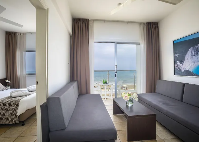 Aparthotel Costantiana 3*