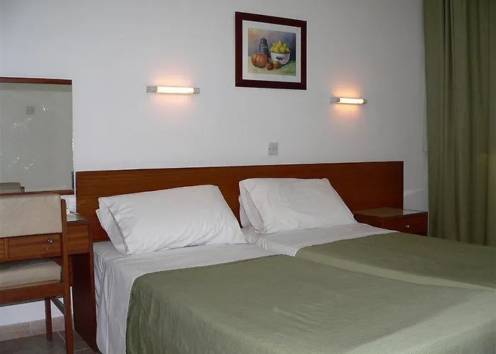 Aparthotel Costantiana 3*