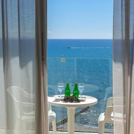Ξενοδοχείο με διαμερίσματα Costantiana 3*