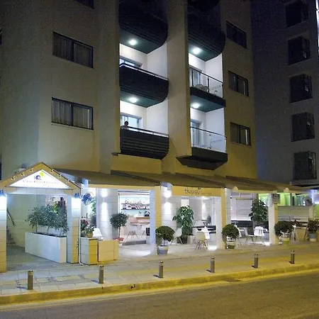 Ξενοδοχείο με διαμερίσματα Costantiana
