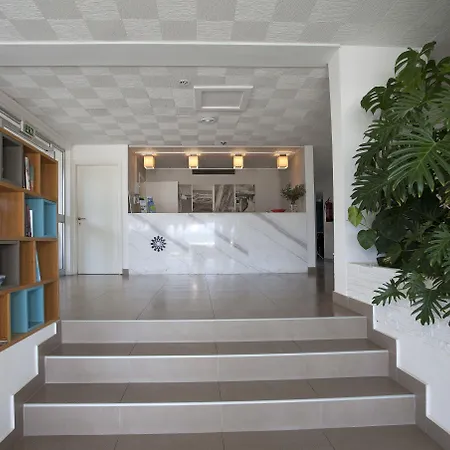 Hotel apartamentowy Costantiana Larnaca